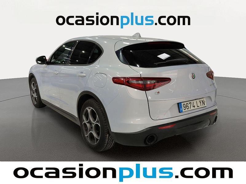 Usado Alfa Romeo Stelvio Sprint 190 CV (139 kW) 2022 Blanco SUV