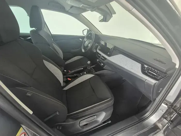 Usado Skoda Kamiq Selection 115 CV (84 kW) 2025 Gris SUV