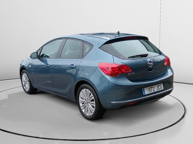 Usado Opel Astra Selective 111 CV (81 kW) 2015 Azul Utilitario