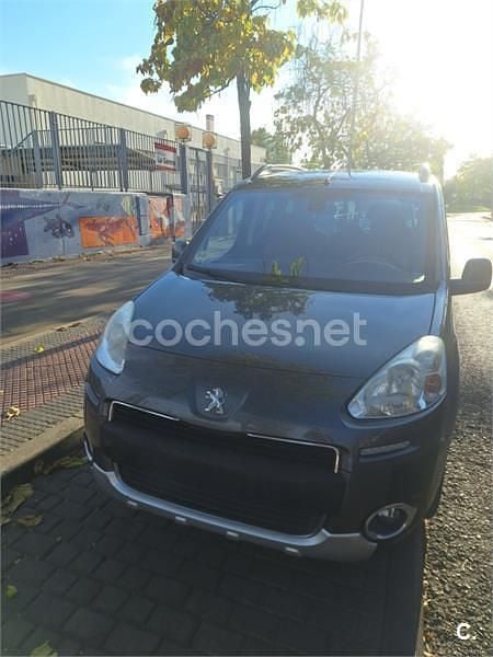 Gris / plata Usado 2014 Peugeot Partner Tepee Outdoor Monovolumen | 7000 € (Buen precio) - Imagen 1/4