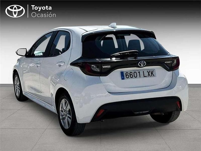 Usado Toyota Yaris Hybrid Business Edition 116 CV (85 kW) 2022 Utilitario