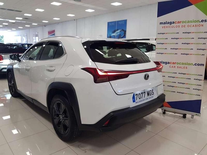 Usado Lexus UX 250h Business Edition 184 CV (135 kW) 2023 Blanco SUV
