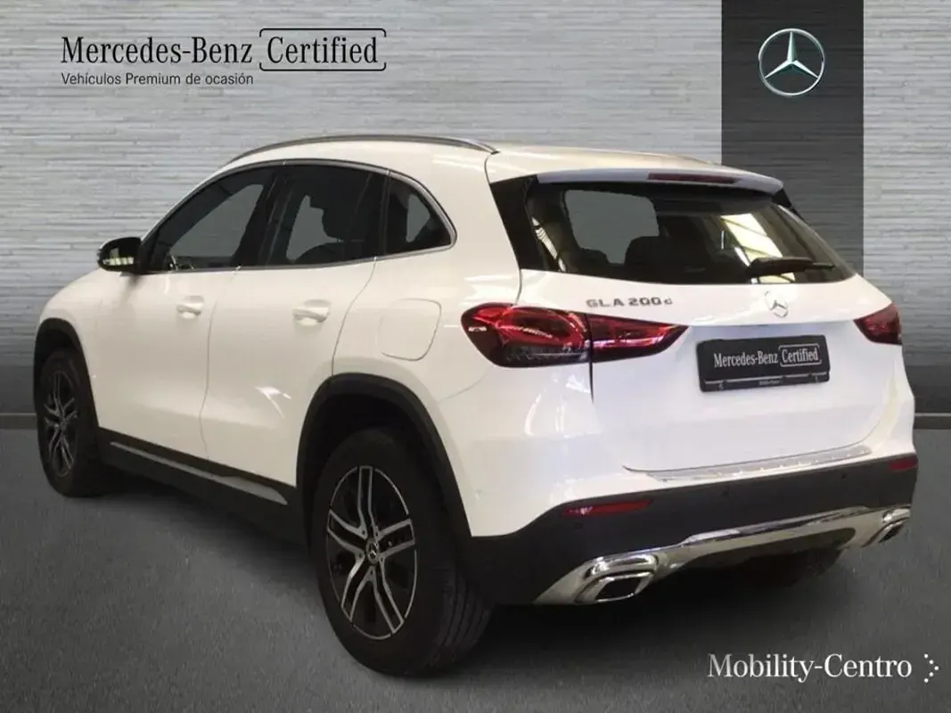 Usado Mercedes GLA200 Progressive 150 CV (110 kW) 2023 Blanco polar  pintura unicolor SUV