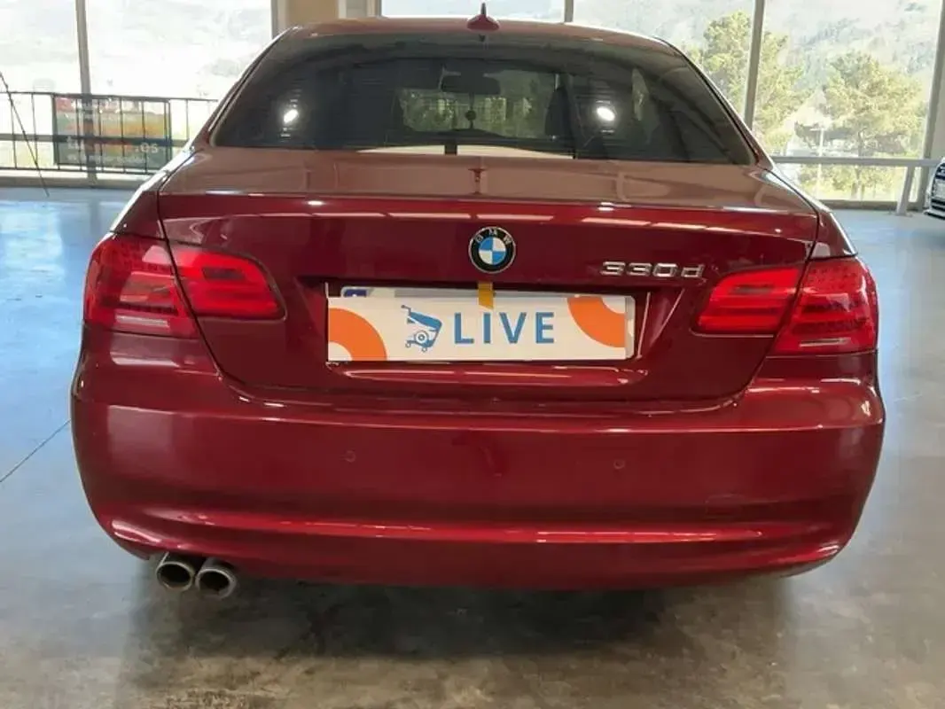 Usado BMW 330 245 HP (180 kW) 2010 Vermelho Sedan