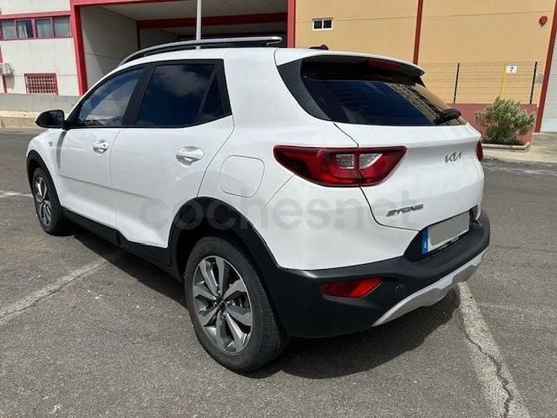 Usado Kia Stonic 84 CV (61 kW) 2022 Blanco SUV
