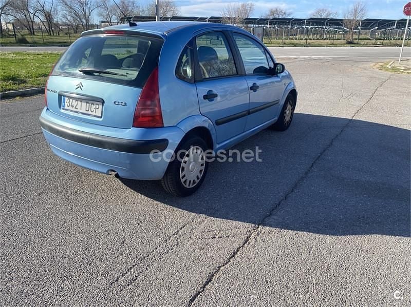 Usado Citroën C3 61 CV (44 kW) 2004 Azul Berlina