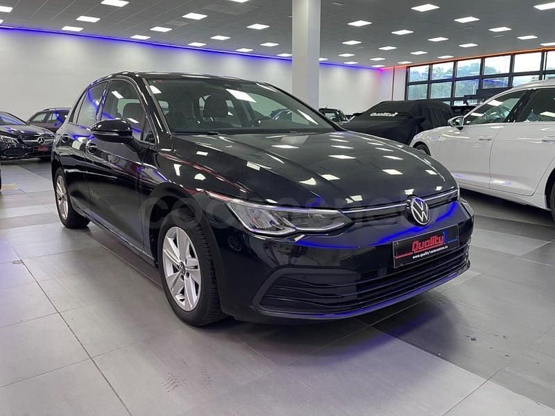 Usado VW Golf VIII 110 CV (80 kW) 2020 Negro Berlina