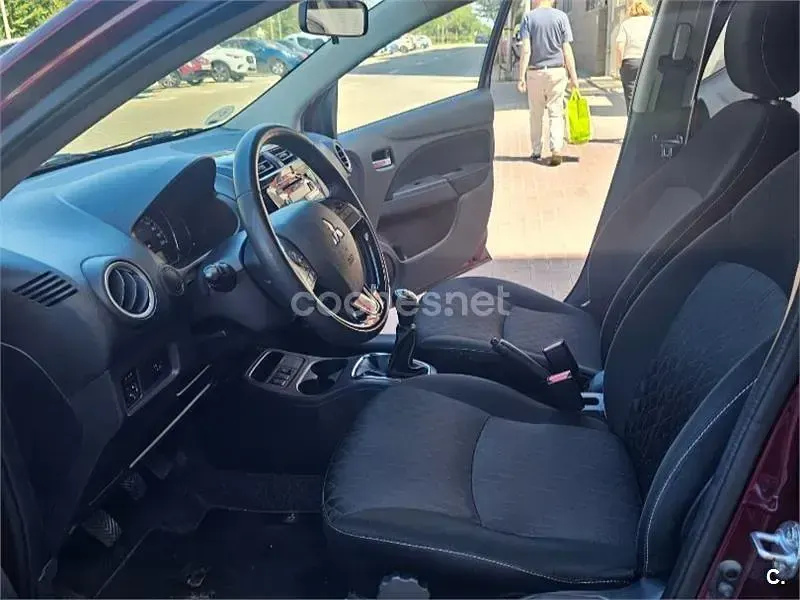 Usado Mitsubishi Space Star Motion 80 CV (58 kW) 2021 Granate Utilitario