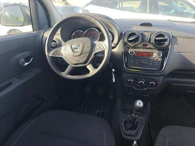 Usado Dacia Lodgy Comfort 95 CV (69 kW) 2021 Blanco Monovolumen