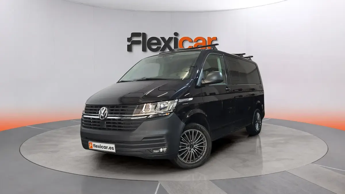 Usado VW Caravelle 150 CV (110 kW) 2023 Negro Van