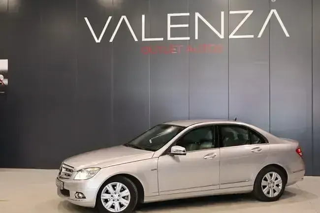 Usado Mercedes C180 Elegance 156 CV (114 kW) 2009 Berlina