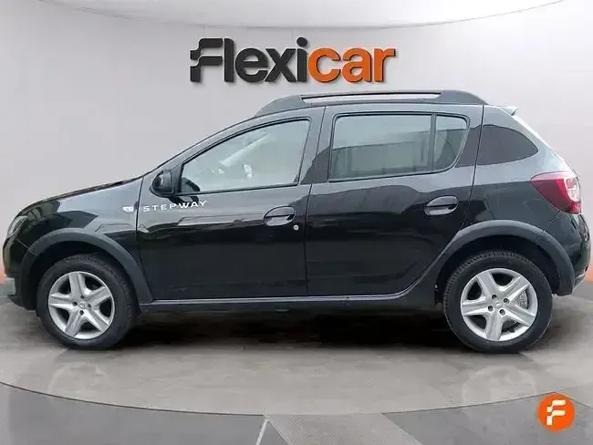 Usado Dacia Sandero Stepway 90 CV (66 kW) 2016 Negro
