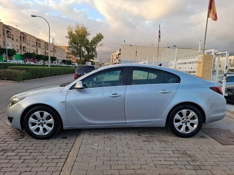 Usado Opel Insignia Business 120 CV (88 kW) 2016 Gris / plata Berlina