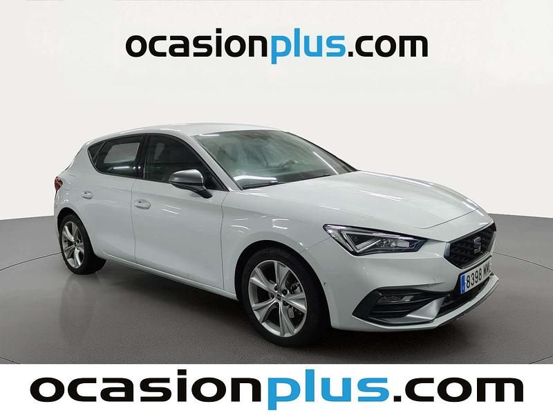 Usado Seat Leon FR 150 CV (110 kW) 2023 Blanco Utilitario
