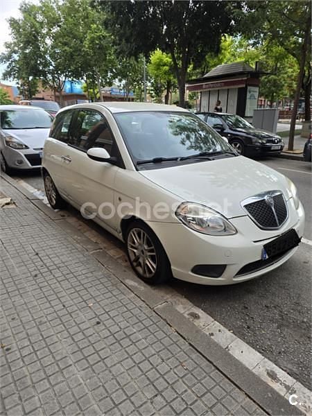 Usado Lancia Ypsilon 95 CV (69 kW) 2009 Blanco Utilitario