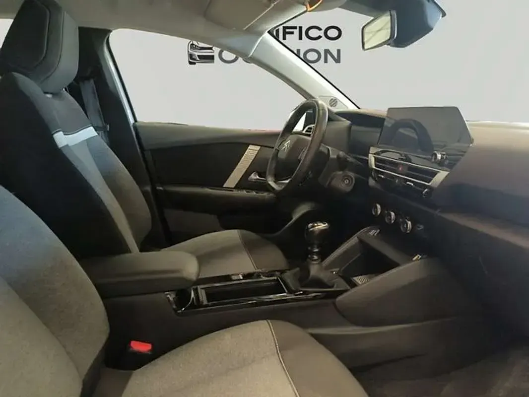 Usado Citroën C4 Feel 131 CV (96 kW) 2023 Blanco SUV