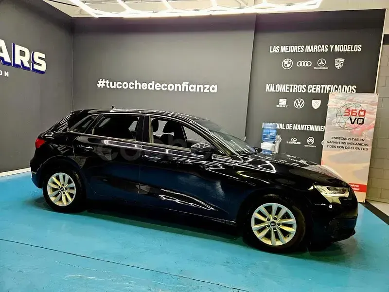 Usado Audi A3 Ambiente 110 CV (80 kW) 2023 Negro Berlina