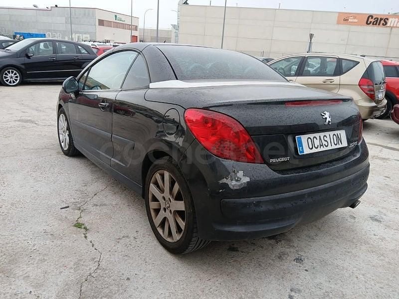 Usado Peugeot 207 CC 111 CV (81 kW) 2007 Negro Descapotable