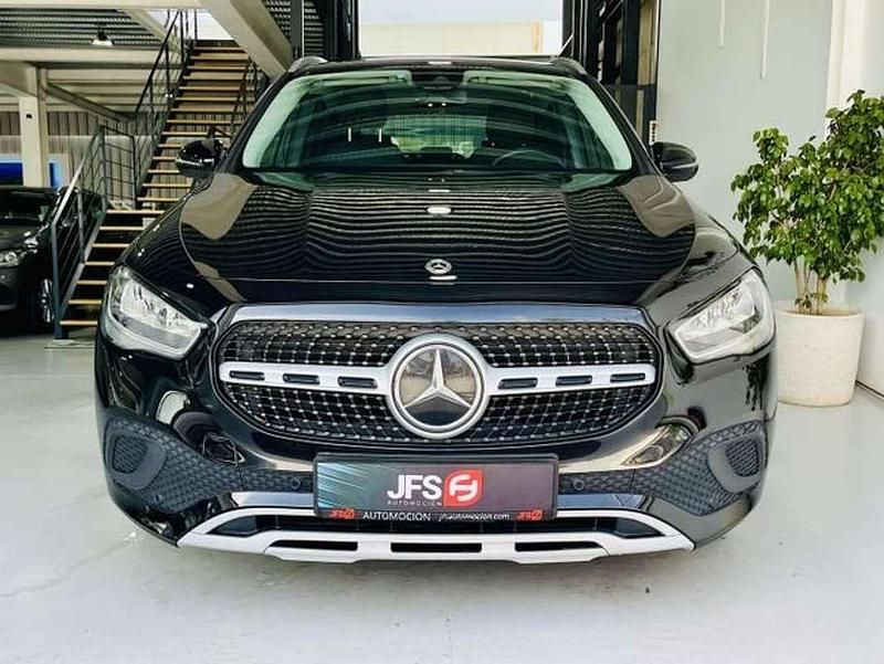Usado Mercedes GLA200 116 CV (85 kW) 2020 Negro SUV