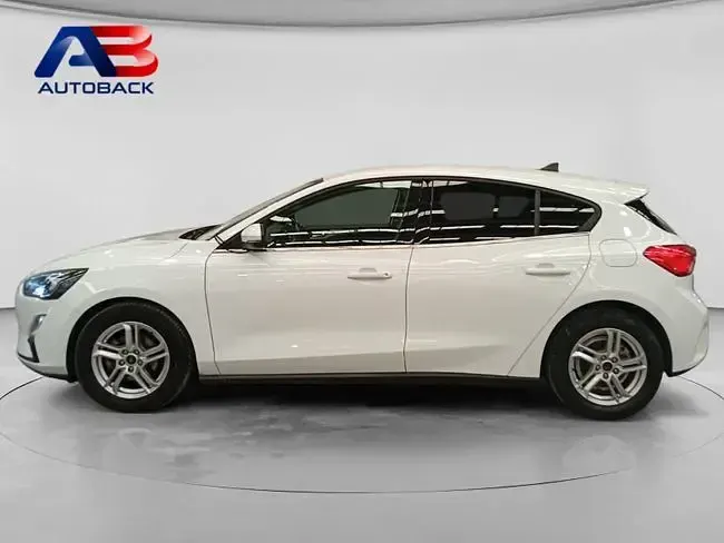 Usado Ford Focus Trend 120 CV (88 kW) 2022 Blanco Berlina