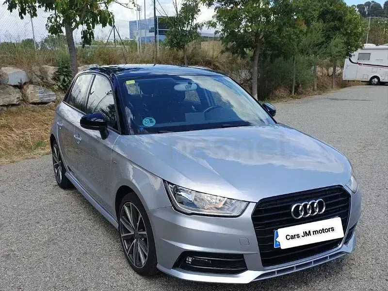Usado Audi A1 Sportback Design 95 CV (69 kW) 2016 Gris / plata Utilitario