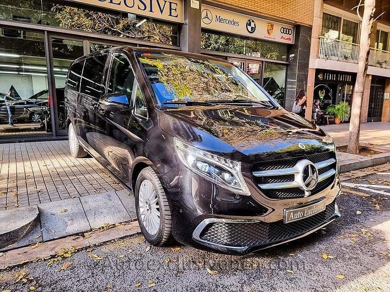 Usado Mercedes V300 Avantgarde 239 CV (175 kW) 2023 Negro Monovolumen