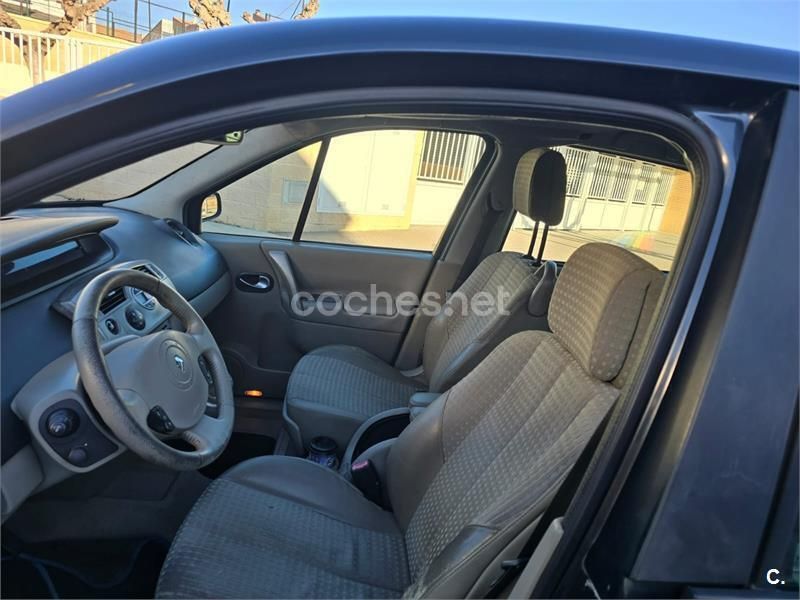 Negro Usado 2005 Renault Scénic II Dynamique Monovolumen | 2900 € (Precio justo) - Imagen 1/2