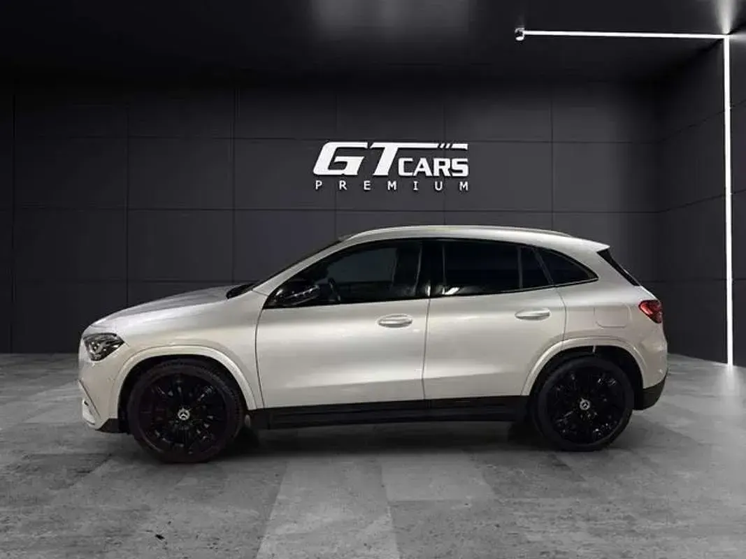 Usado Mercedes GLA220 AMG 190 CV (139 kW) 2024 Plateado SUV