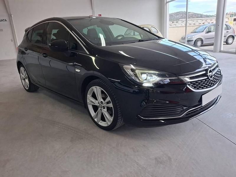 Usado Opel Astra S 150 CV (110 kW) 2018 Negro Berlina