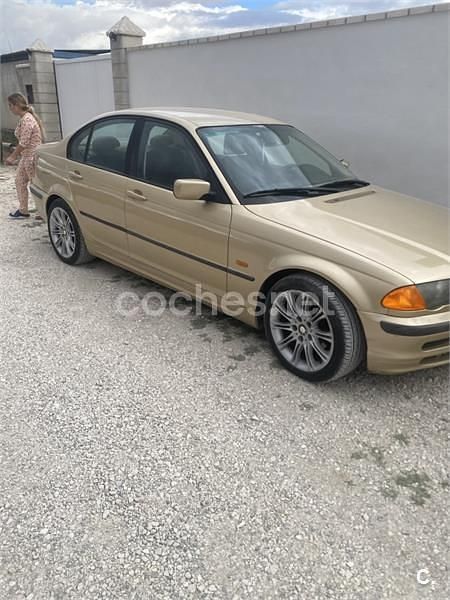 Beige Usado 2001 BMW 320 Berlina | 2600 € (Buen precio) - Imagen 1/4