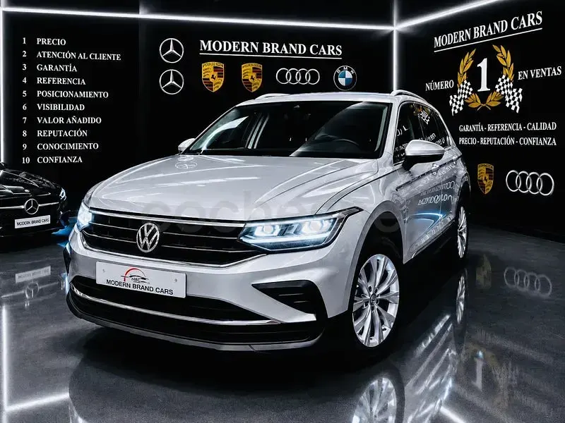 Usado VW Tiguan Life 150 CV (110 kW) 2022 Gris / plata SUV