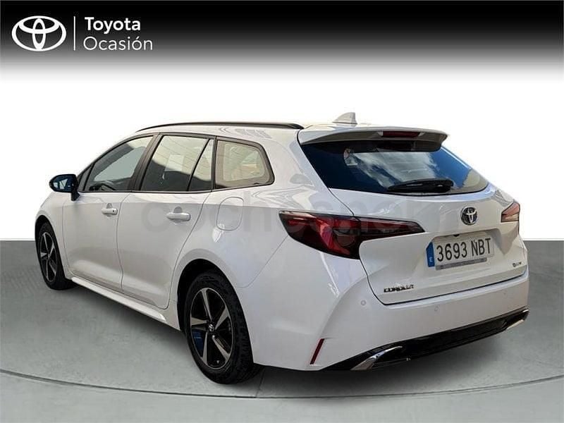 Usado Toyota Corolla Active 140 CV (102 kW) 2025 Blanco Familiar