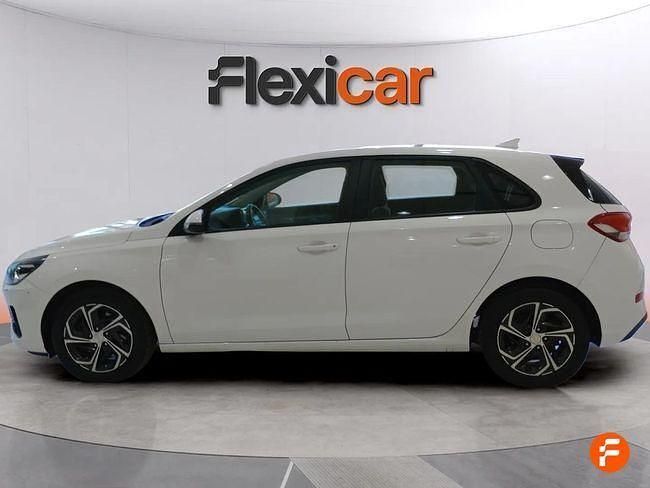 Usado Hyundai i30 116 CV (85 kW) 2021 Blanco Utilitario