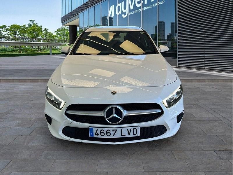 Usado Mercedes A180 116 CV (85 kW) 2021 Blanco Utilitario