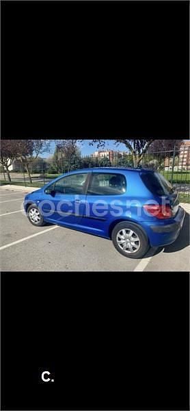 Usado Peugeot 307 110 CV (80 kW) 2002 Azul Berlina