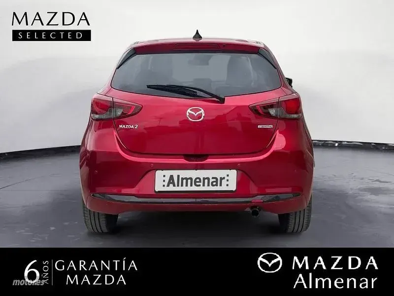 Usado Mazda 2 90 CV (66 kW) 2024 Rojo Utilitario