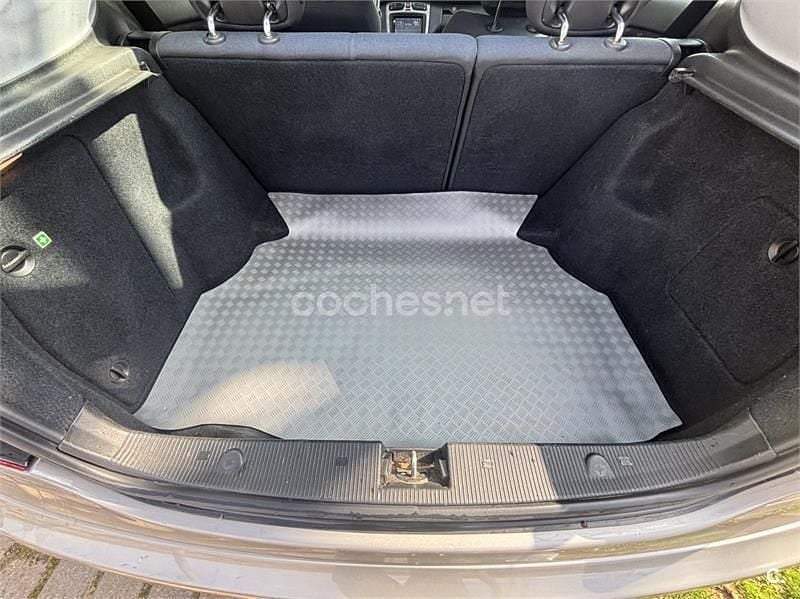 Usado Mercedes C220 143 CV (105 kW) 2004 Gris / plata Berlina