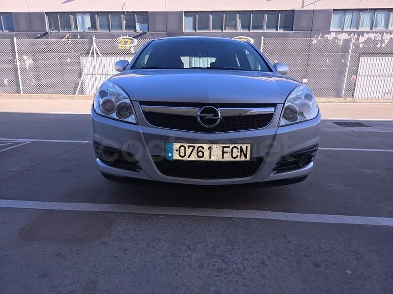 Usado Opel Vectra Elegance 140 CV (102 kW) 2007 Gris / plata Berlina