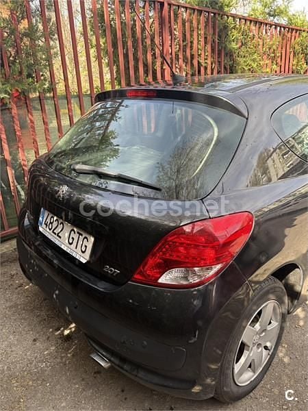 Usado Peugeot 207 95 CV (69 kW) 2010 Negro Berlina