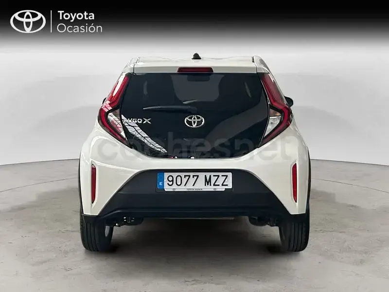 Usado Toyota Aygo X Play 72 CV (52 kW) 2025 Blanco SUV
