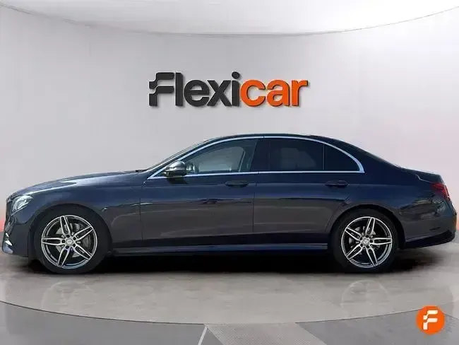 Usado Mercedes E220 194 CV (142 kW) 2017 Azul Berlina