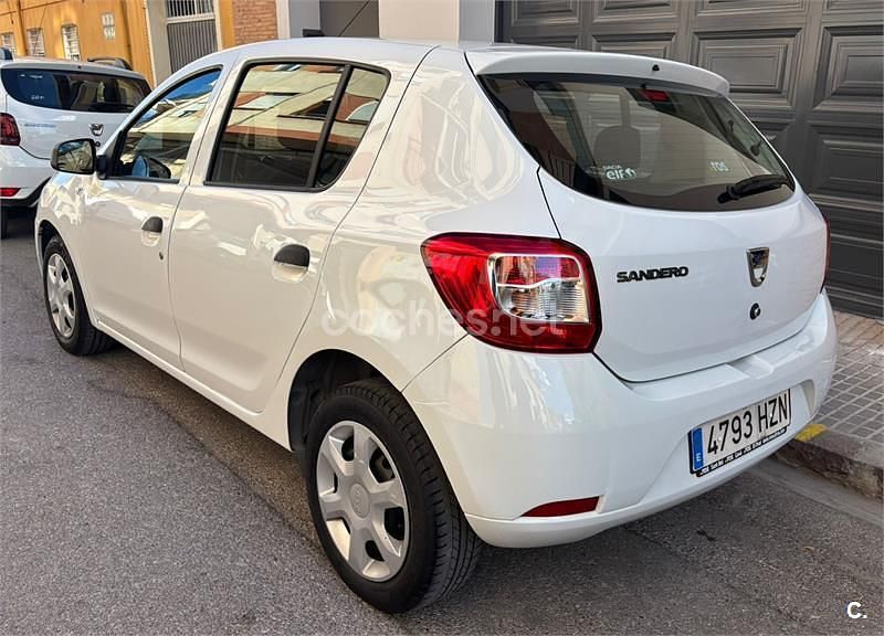 Usado Dacia Sandero Lauréate 75 CV (55 kW) 2014 Blanco Berlina