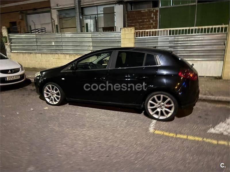 Usado Fiat Bravo Sport 150 CV (110 kW) 2007 Negro Utilitario