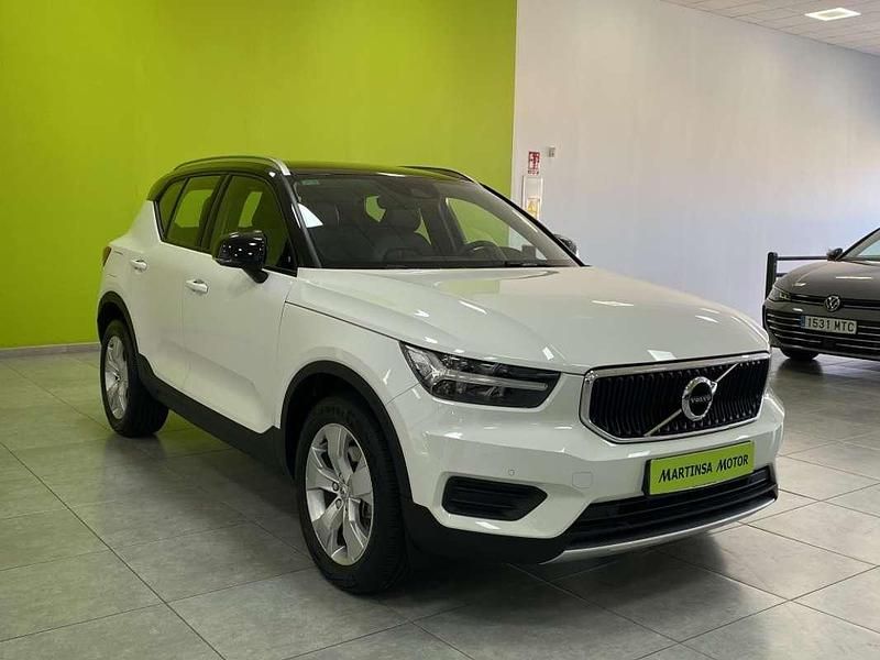 Usado Volvo XC40 Momentum 197 CV (144 kW) 2022 Blanco SUV