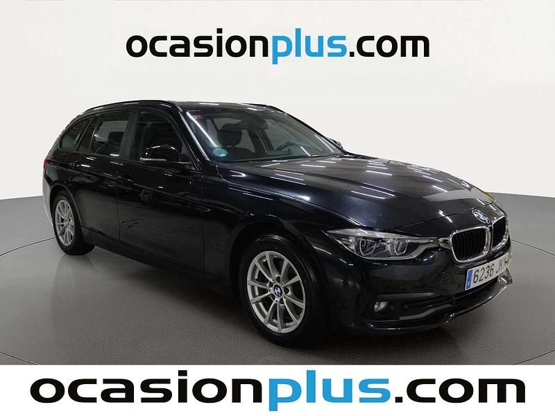 Usado BMW 318 150 CV (110 kW) 2015 Negro Familiar