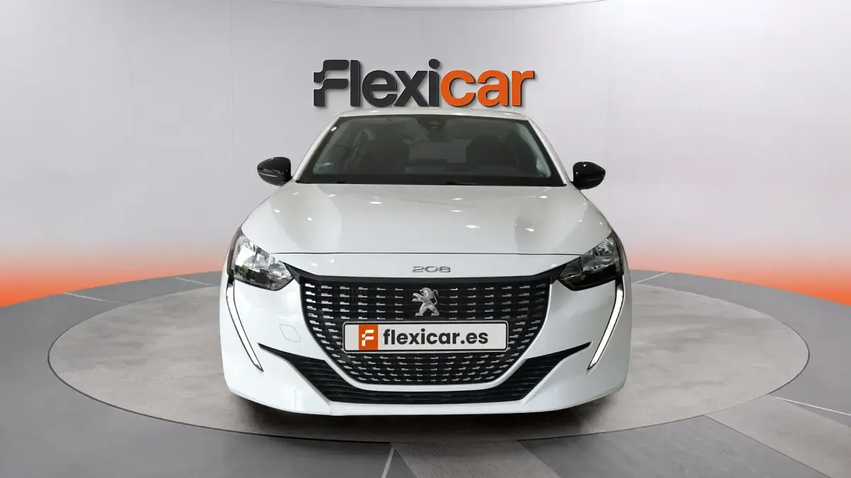 Usado Peugeot 208 Active 101 CV (74 kW) 2023 Blanco Utilitario