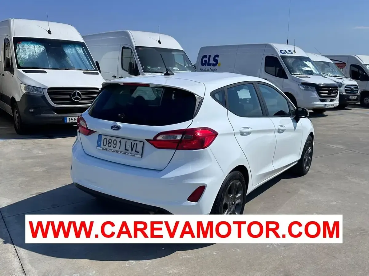 Usado Ford Fiesta Trend 75 CV (55 kW) 2022 Blanco Utilitario