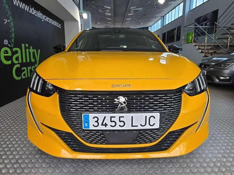 Usado Peugeot 208 GT-line 102 CV (75 kW) 2020 Amarillo Utilitario