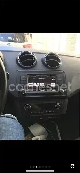Usado Seat Ibiza SC CONNECT 90 CV (66 kW) 2015 Gris / plata Utilitario
