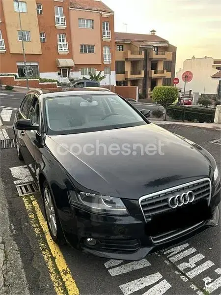 Usado Audi A4 170 CV (125 kW) 2011 Negro Familiar